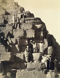 Escalando las Pirámides, 1878